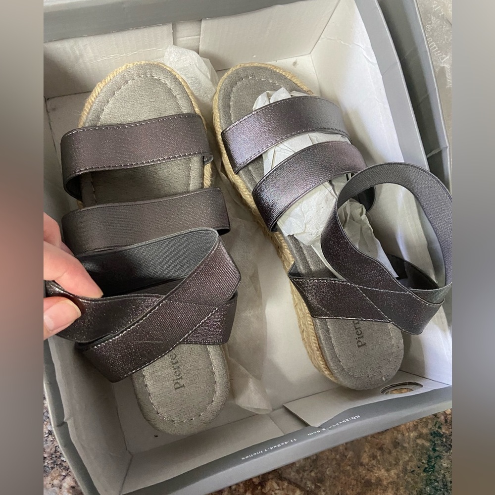 NWT espadrille sandals - size 8